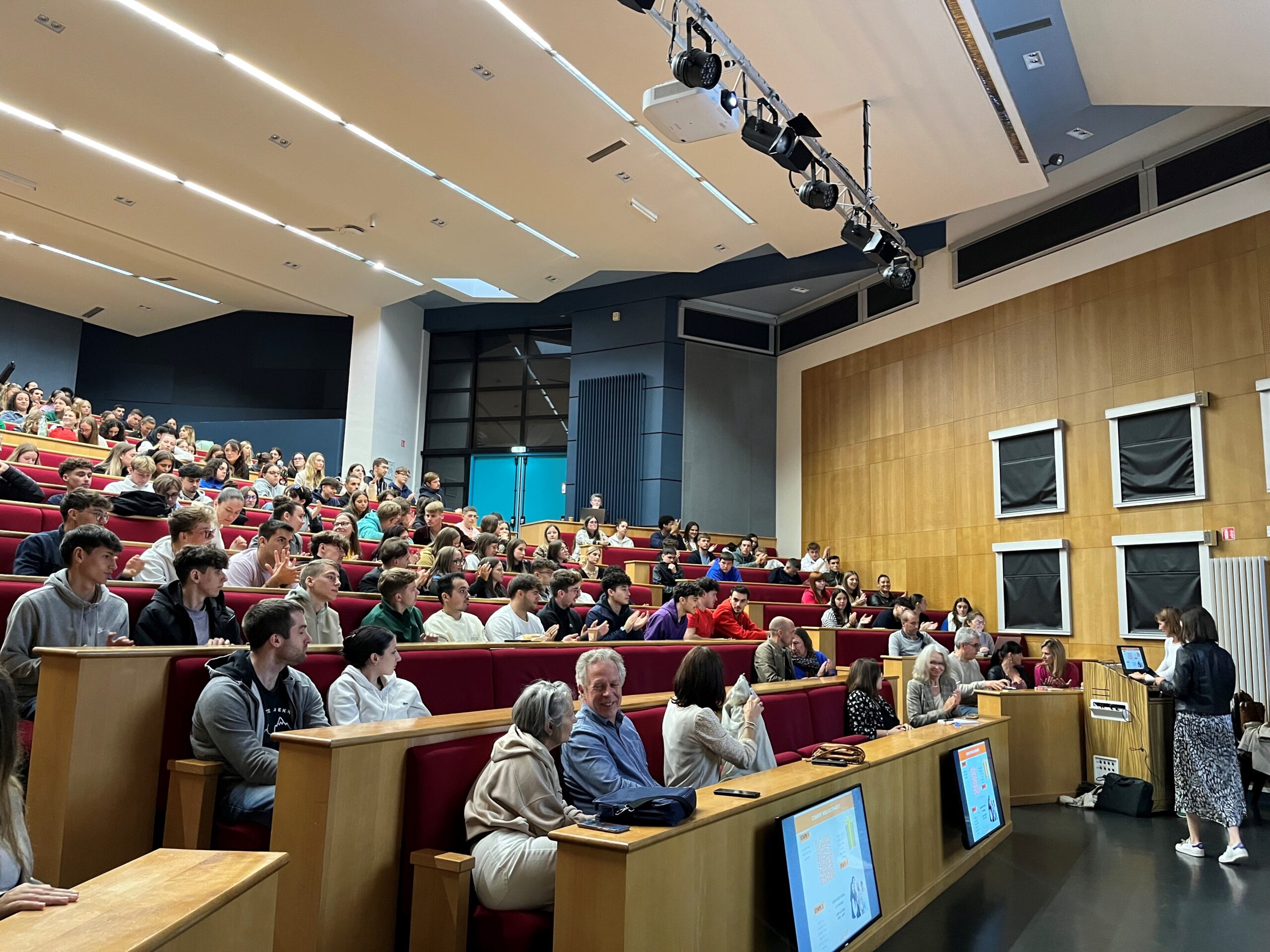 Présentation des Entrep' au Lycée Campus Notre Dame du Roc